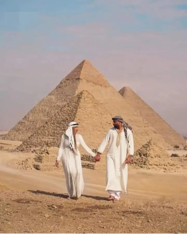 Cairo Day Trip by Flight, Pyramids & sphinx & Museum